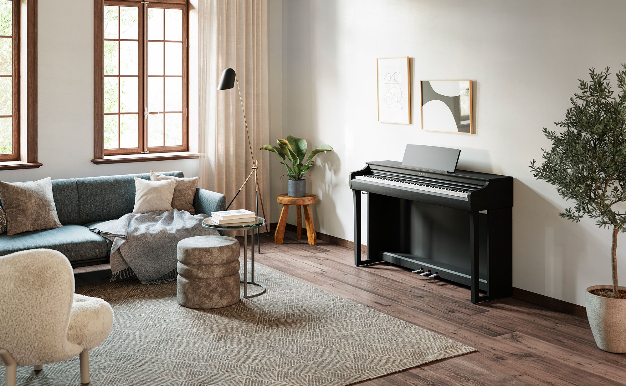 Yamaha CLP-825 in home environment