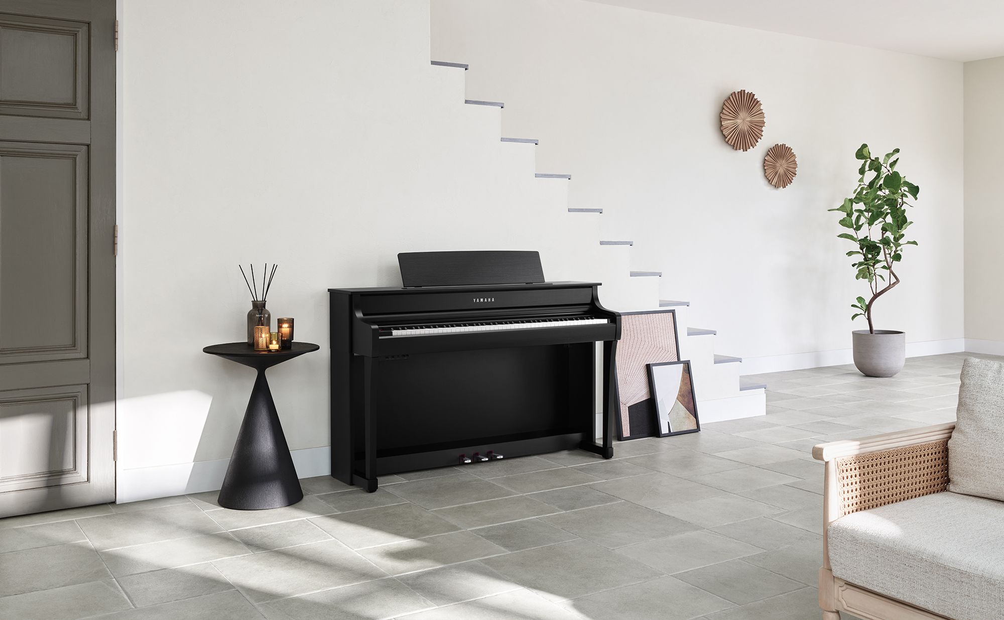 Yamaha CLP-845 in home environment